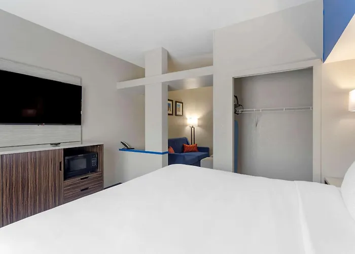 Comfort Inn & Suites Memphis East