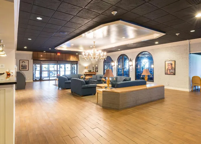 Travelodge By Wyndham Airport/Graceland