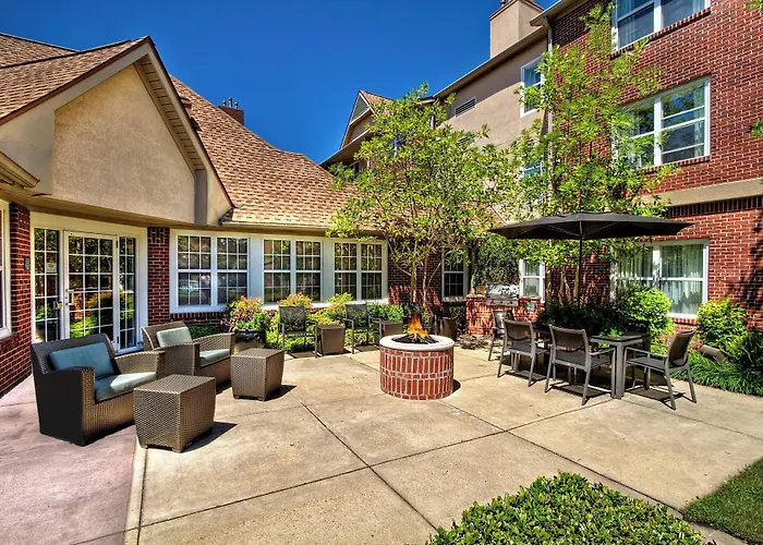 Hotel with Tennis: Residence Inn Memphis Germantown